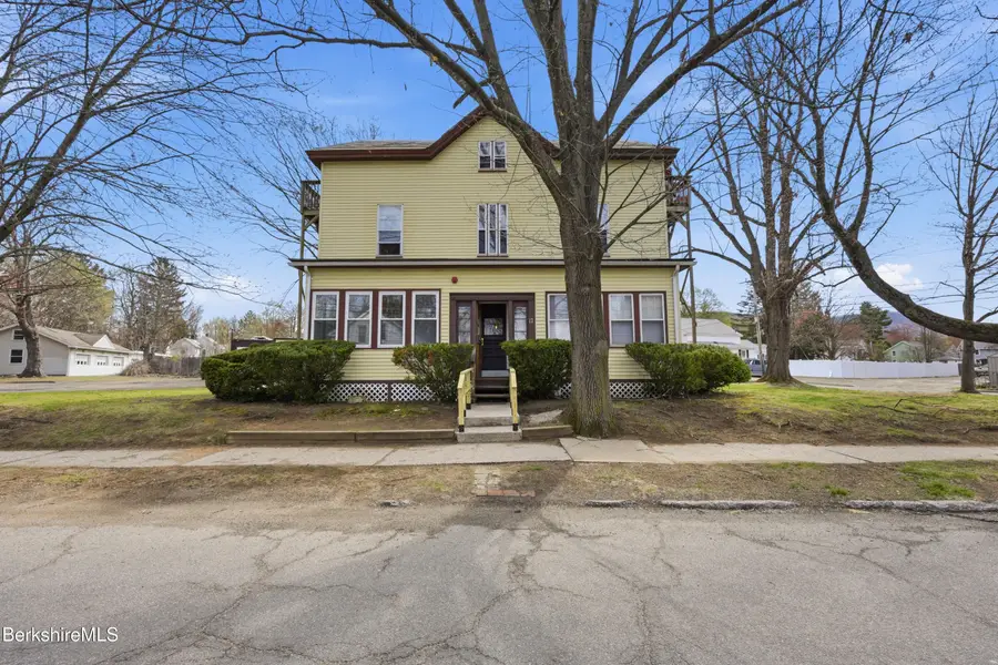 17 Adams St, Easthampton, MA 01027 - #2