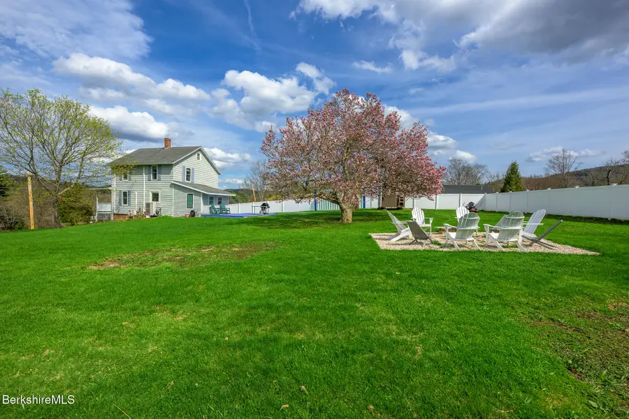 25 West Pine St, Lee, MA 01238 - #3