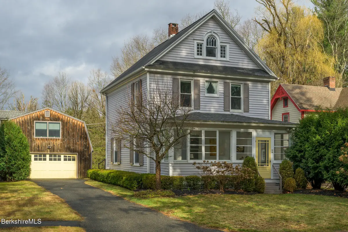 11 Sergeant St, Stockbridge, MA 01262 - #1