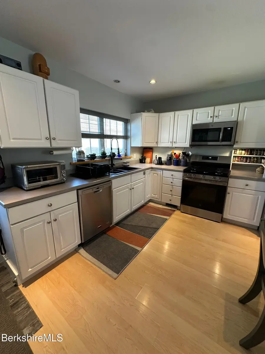 25 Taft St, North Adams, MA 01247 - #3