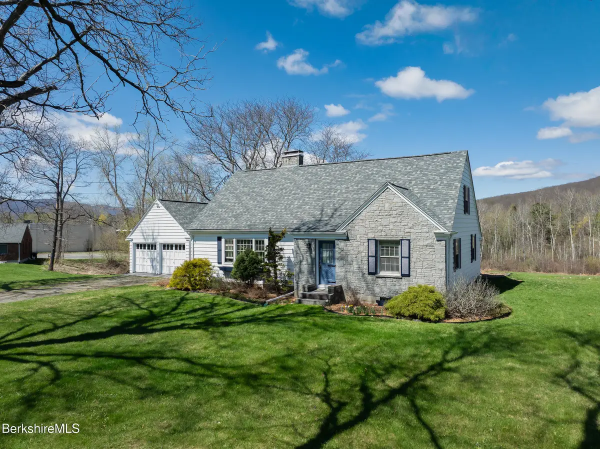 166 Main St, Williamstown, MA 01267 - #1