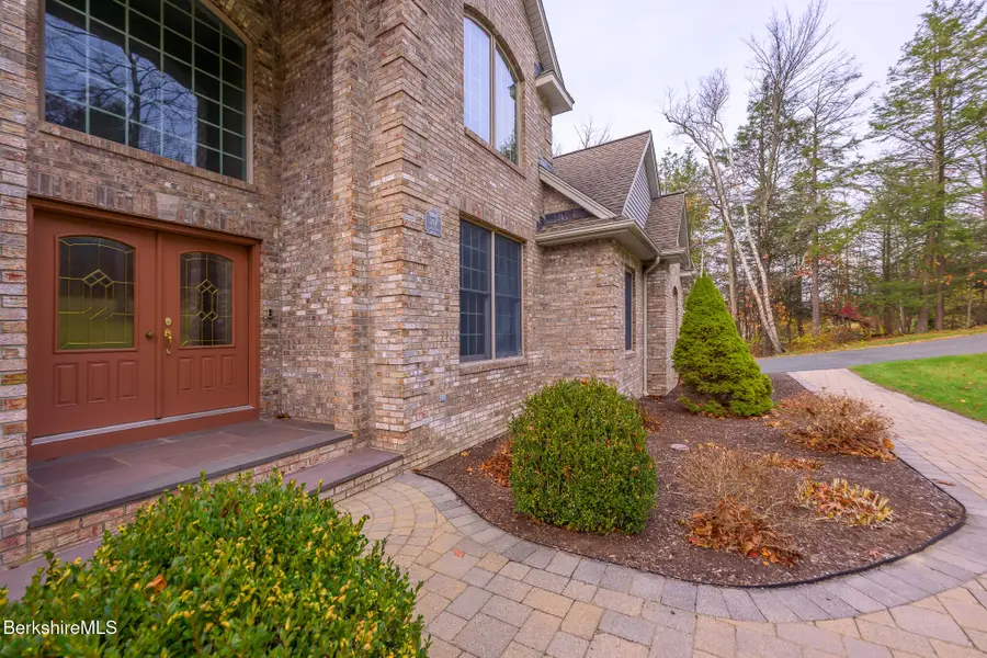 201 Chanterwood Rd, Lee, MA 01238 - #3