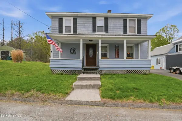 37 Alger St, Adams, MA 01220