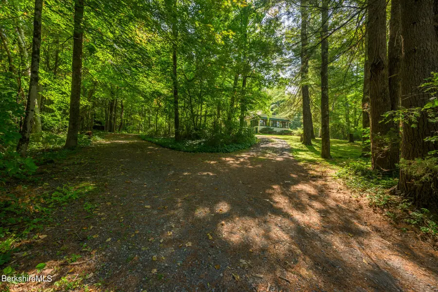 22 Mahkeenac Heights Rd, Stockbridge, MA 01262 - #2