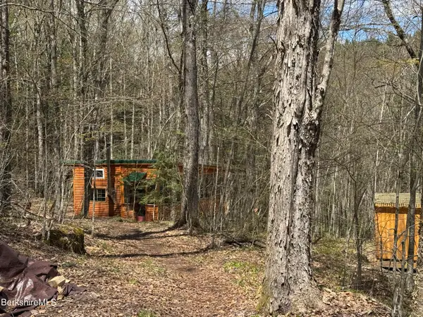 141 Stage Rd, Cummington, MA 01026