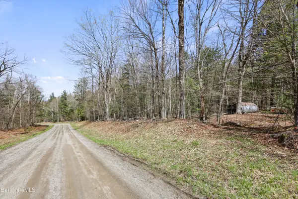 Lindsey Hill Rd, Worthington, MA 01098