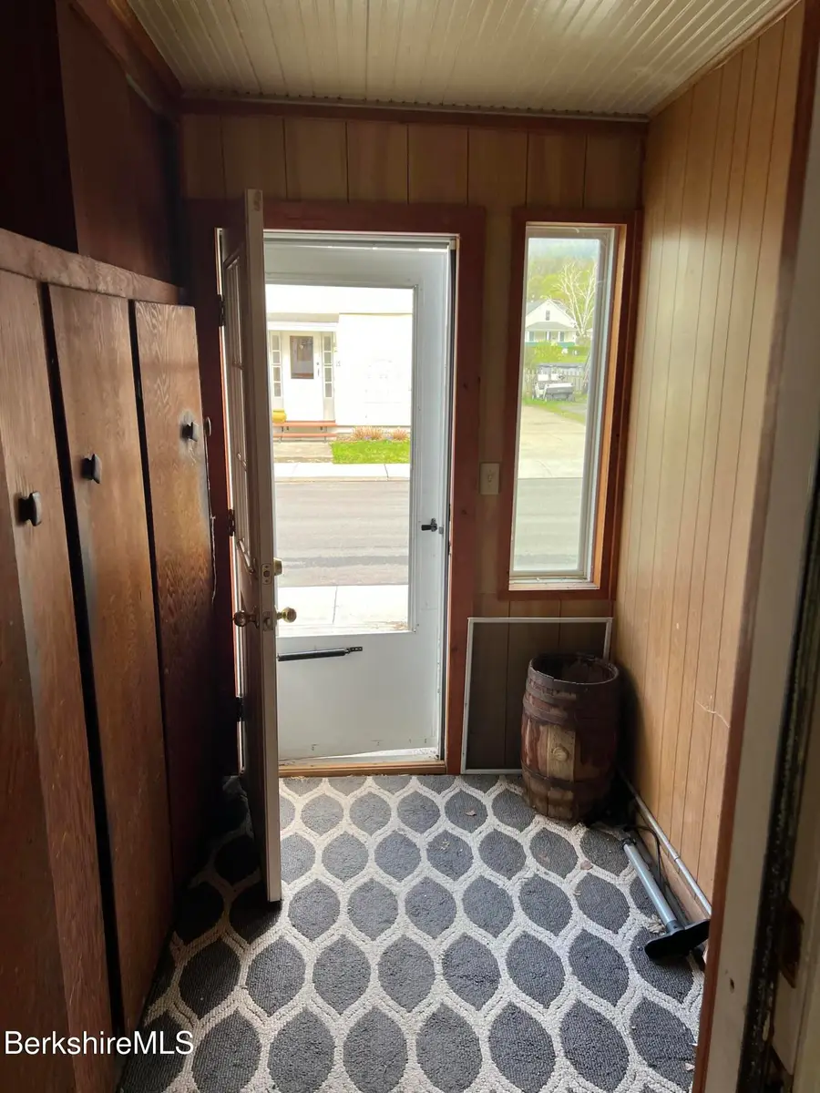 16 Albert St, Adams, MA 01220 - #3