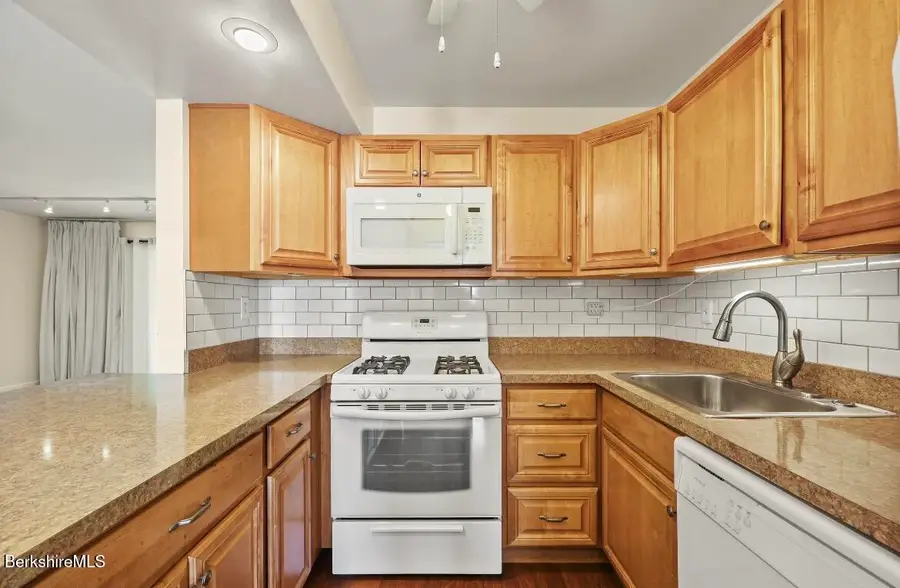 3 Rolling #2, Lenox, MA 01240 - #2