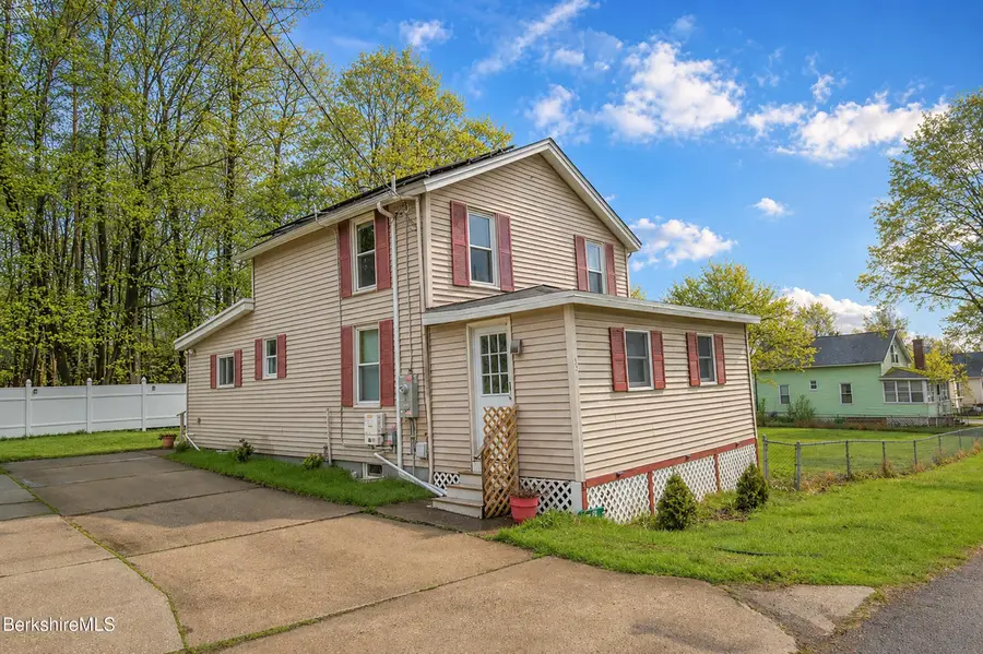 32 Lakeview St, Pittsfield, MA 01201 - #2