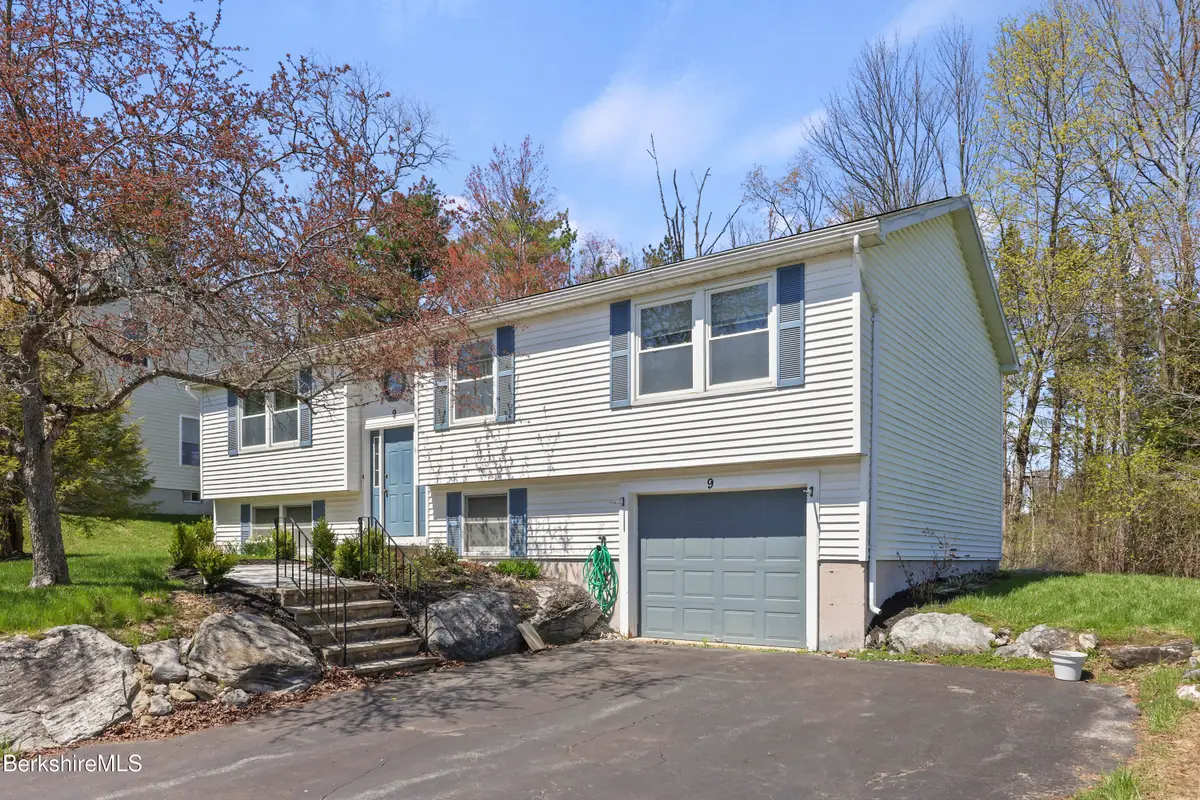 9 Donovan St, Pittsfield, MA 01201 - #1