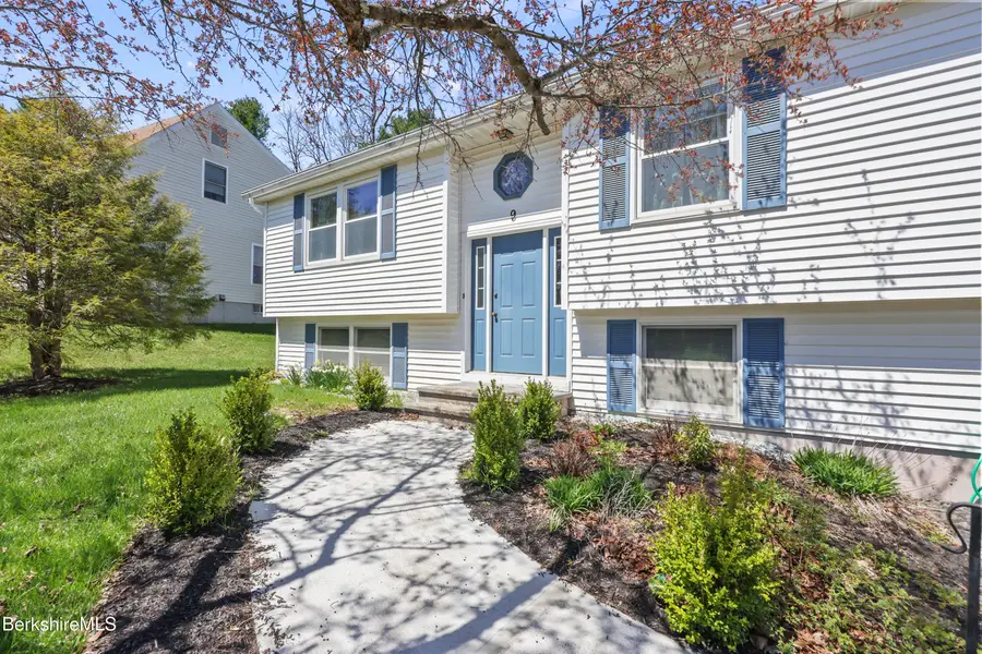9 Donovan St, Pittsfield, MA 01201 - #3
