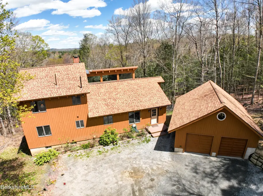 121 Hiawatha Rd, Becket, MA 01223 - #2