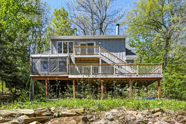 173 King Richard Dr, Becket, MA 01223