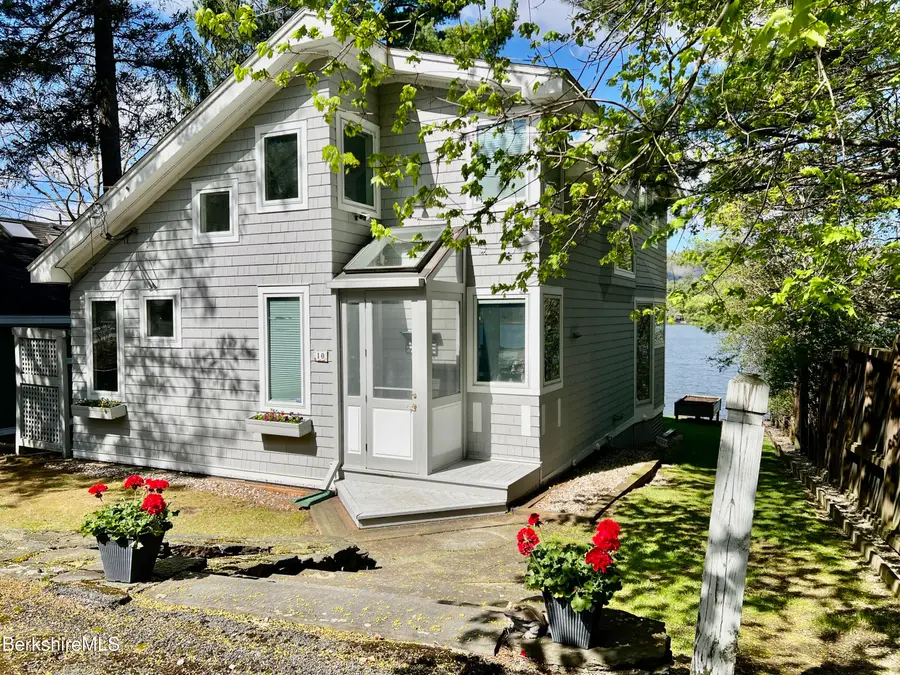 10 Mahkeenac Shores Rd, Stockbridge, MA 01262 - #2