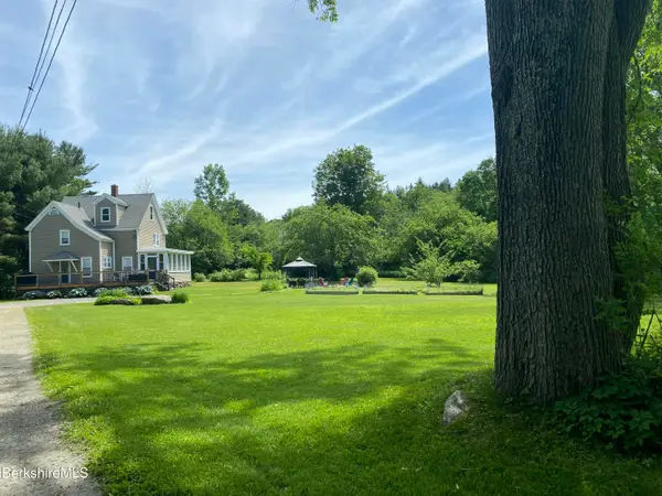 18 Willow Ln, Lenox, MA 01240
