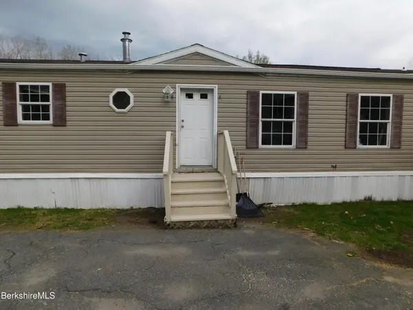 3 Lakewood Cir, Pittsfield, MA 01201