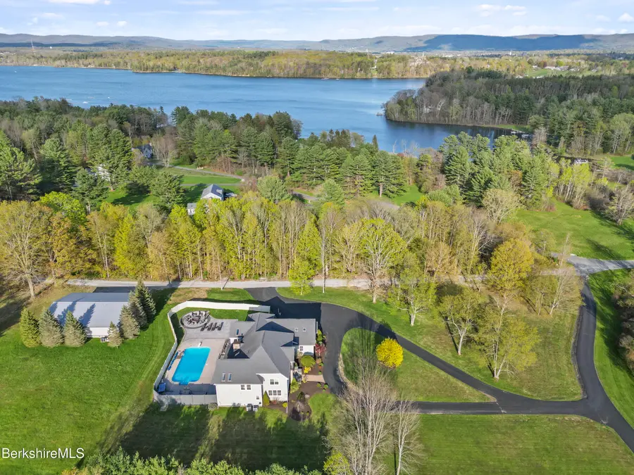 63 Blythewood Dr, Pittsfield, MA 01201 - #2