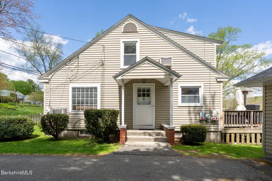 15 Sunrise St, Lanesborough, MA 01237 - #3