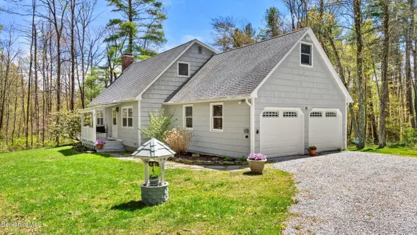 230 Middle Rd, Austerlitz, NY 12017