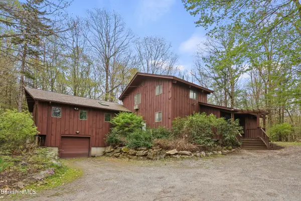 422 Bonny Rigg Hill Rd, Becket, MA 01223