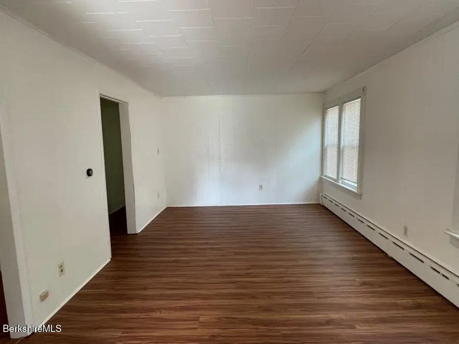 38 Hollister St, Pittsfield, MA 01201 - #3
