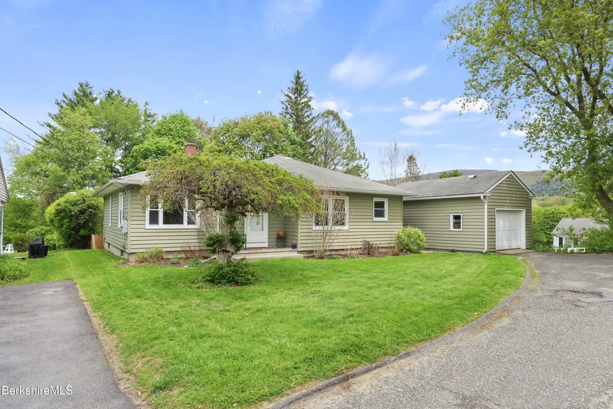 8 Mckinley St, Adams, MA 01220 - #1