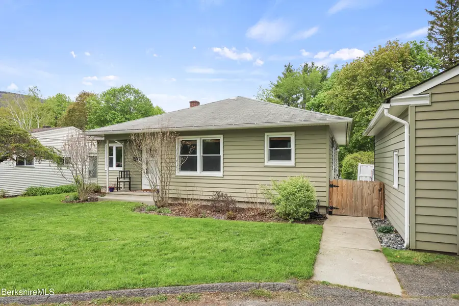 8 Mckinley St, Adams, MA 01220 - #3
