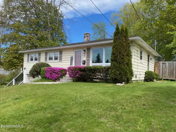 15 Williamsburg Ter, Pittsfield, MA 01201