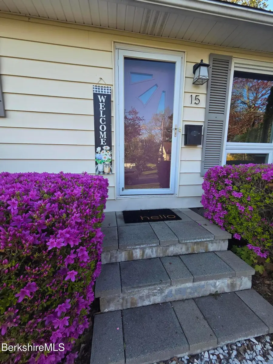 15 Williamsburg Ter, Pittsfield, MA 01201 - #2