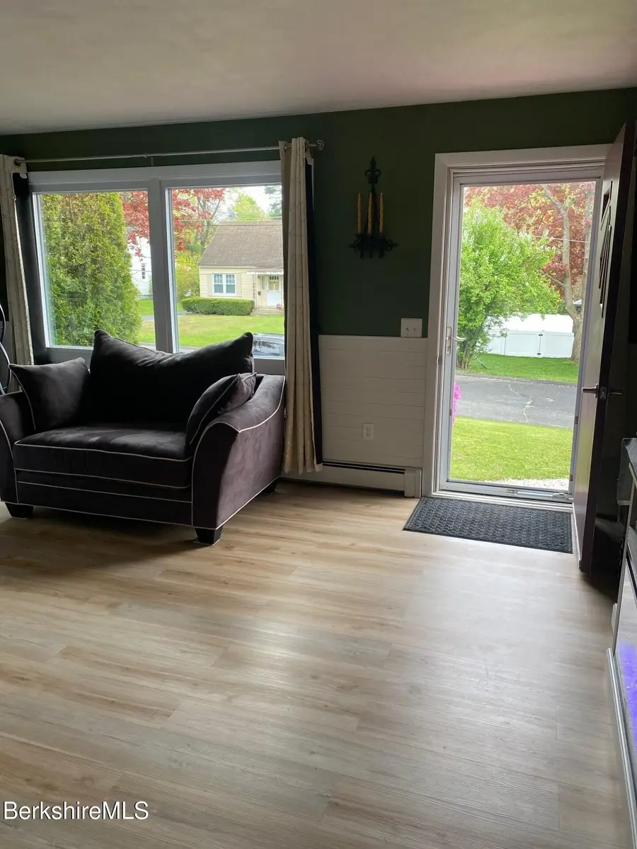 15 Williamsburg Ter, Pittsfield, MA 01201 - #3
