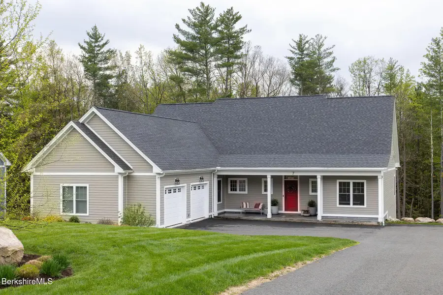 7 Thrushwood Ln, Great Barrington, MA 01230 - #3