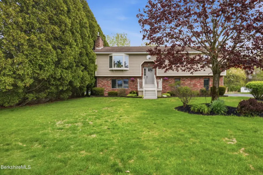 134 Oak Hill Rd, Pittsfield, MA 01201 - #2