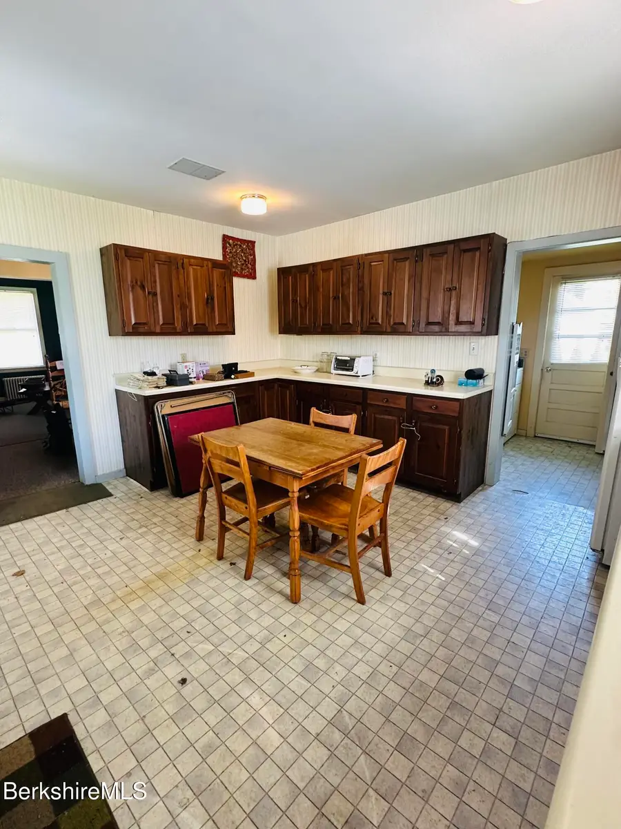 17 Ashuelot St, Dalton, MA 01226 - #3