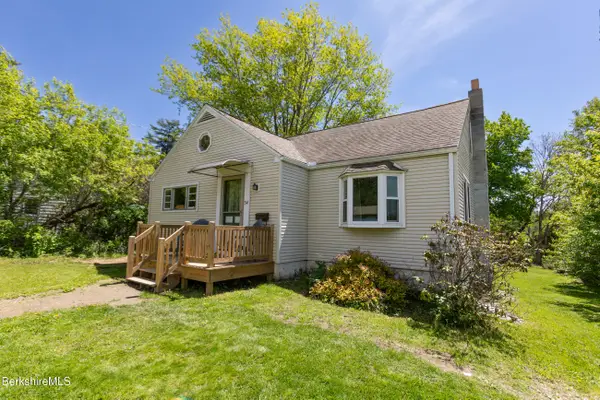 54 Charles St, Williamstown, MA 01267