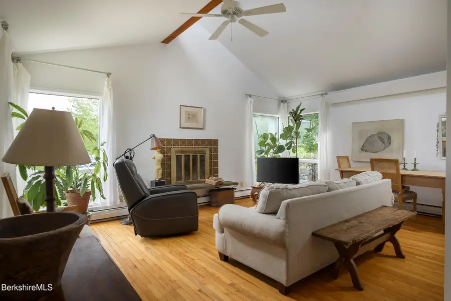 17 Holly Ln, Williamstown, MA 01267 - #2