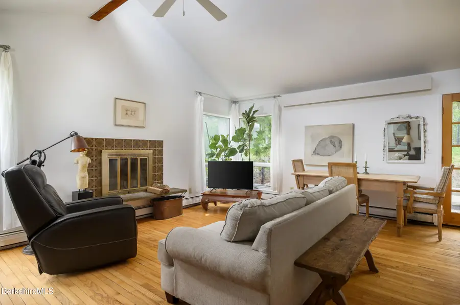 17 Holly Ln, Williamstown, MA 01267 - #3