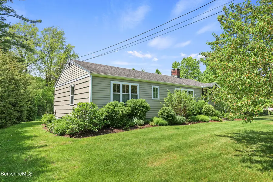 22 Goodrich St, Stockbridge, MA 01262 - #2