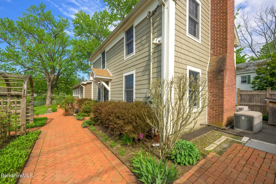 7 Swamp Rd, West Stockbridge, MA 01266 - #3