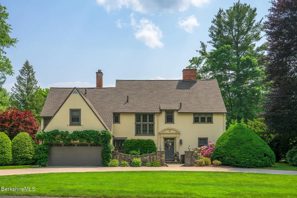 38 Crofut St, Pittsfield, MA 01201 - #1