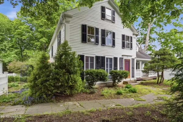 4 Stockbridge Rd, West Stockbridge, MA 01266