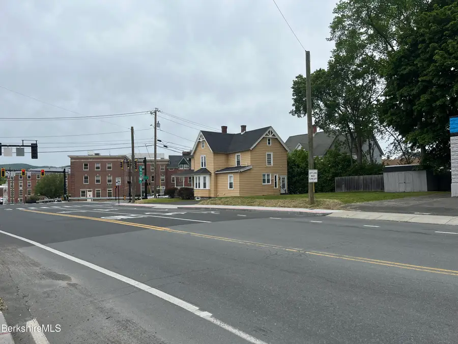 69 Tyler St, Pittsfield, MA 01201 - #3