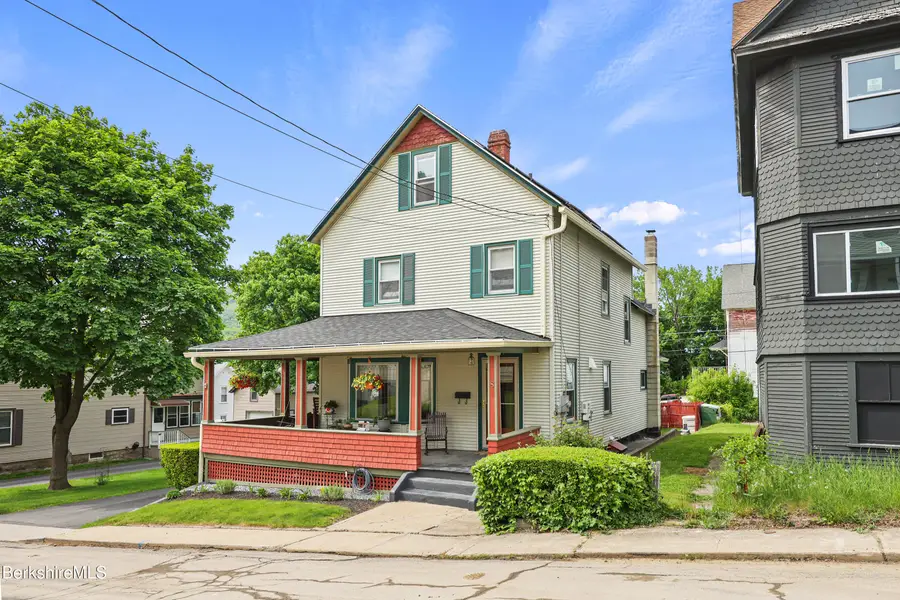 8 Richmond St, Adams, MA 01220 - #2