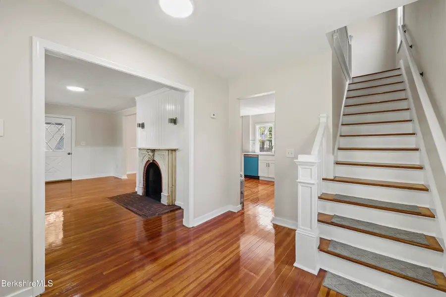 11 Merriam St, Pittsfield, MA 01201 - #3