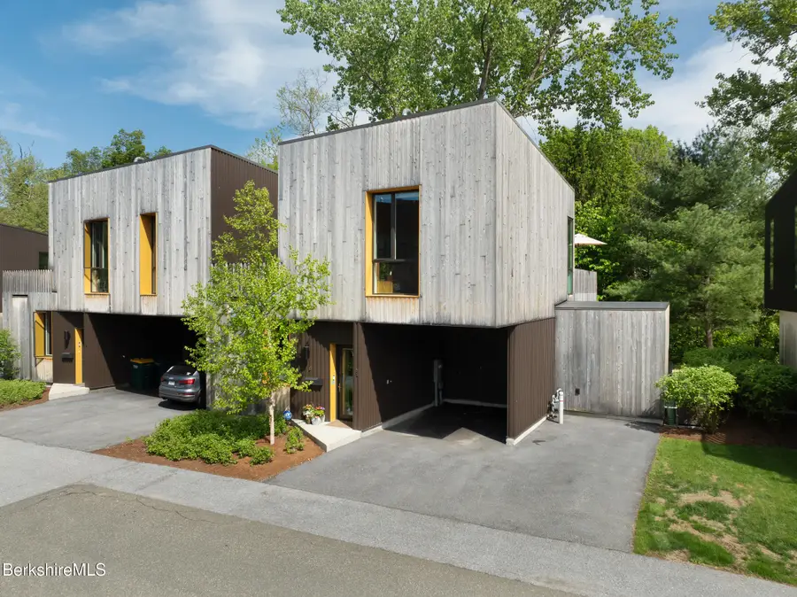 8 River Run Rd, Williamstown, MA 01267 - #3
