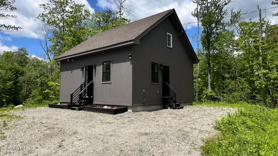 7 West St, Sandisfield, MA 01255 - #2