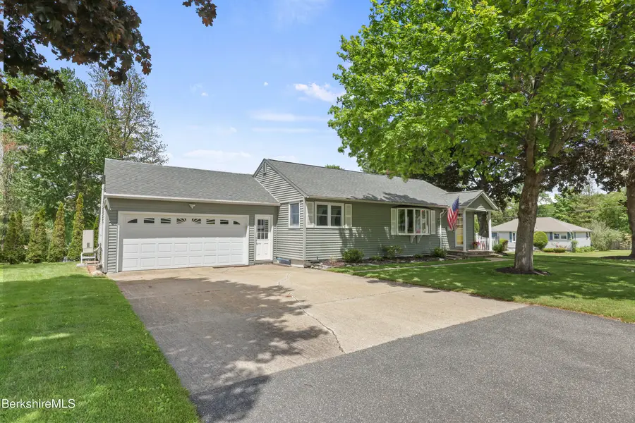 97 Morningview Dr, Pittsfield, MA 01201 - #3
