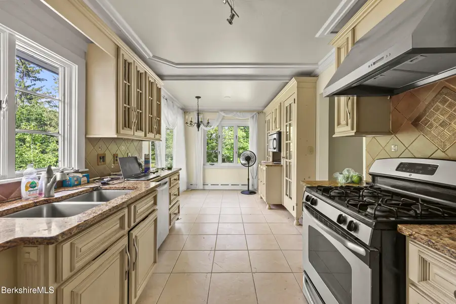 132 Main St, Williamstown, MA 01267 - #3