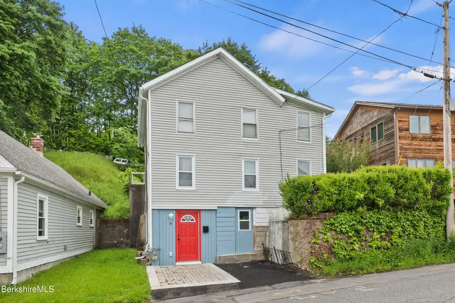 9 Richmond Ln, Adams, MA 01220 - #2