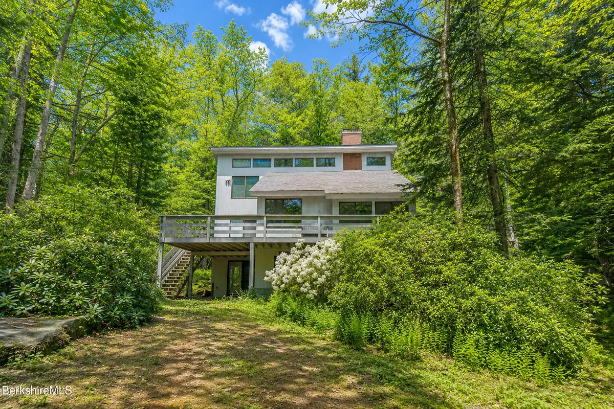 454 Seneca Dr, Becket, MA 01223 - #1