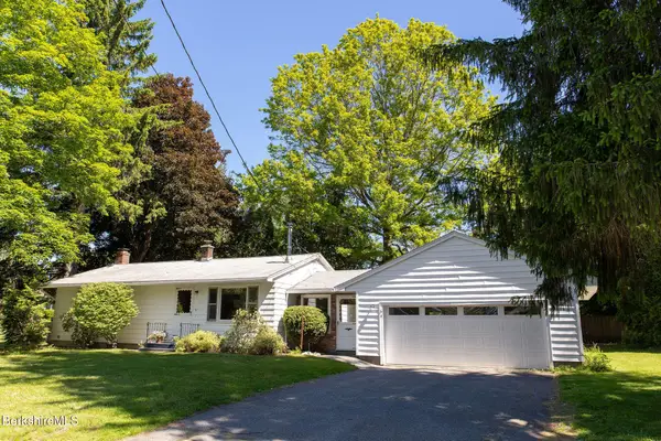 8 Stillwell St, Great Barrington, MA 01230